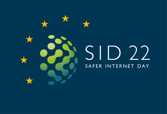 Logo: dunkelblauer Hintergrund, Vordergrund Abbildung der Welt mit 6 gelben umrandenden Sternen und weißem Schriftzug SID 22 Safer Internet Day
